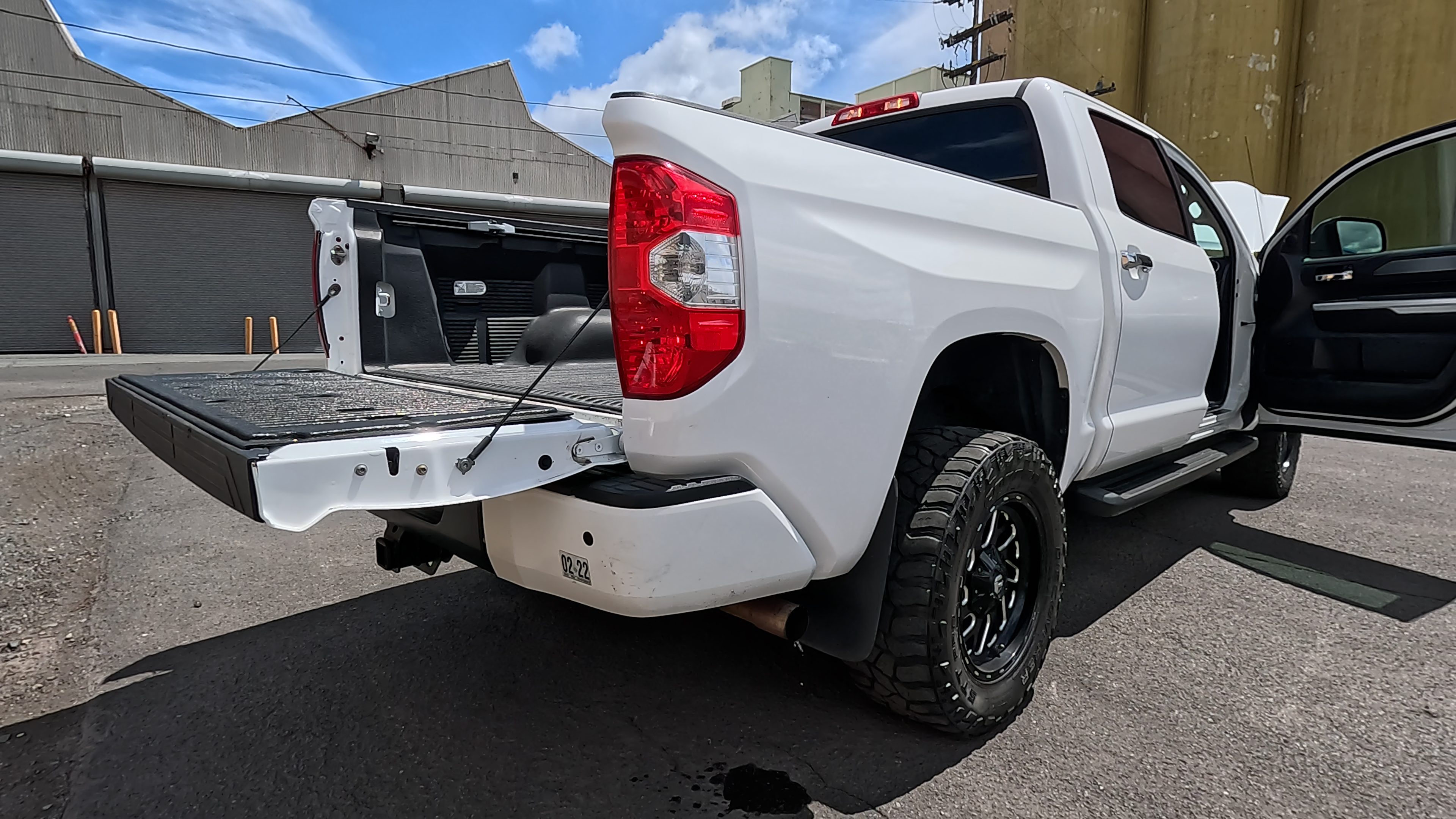 2017 Toyota Tundra Platinum Crew Cab Pickup w/ 4x4 - related image 2017 Toyota Tundra Platinum Crew Cab Pickup w/ 4x4 - related image